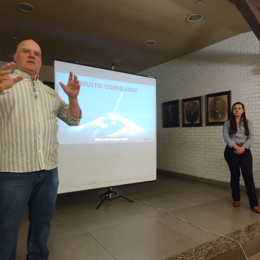 Encontro reúne técnicos e criadores para explicar produção da carne do campo ao consumidor - Imagem